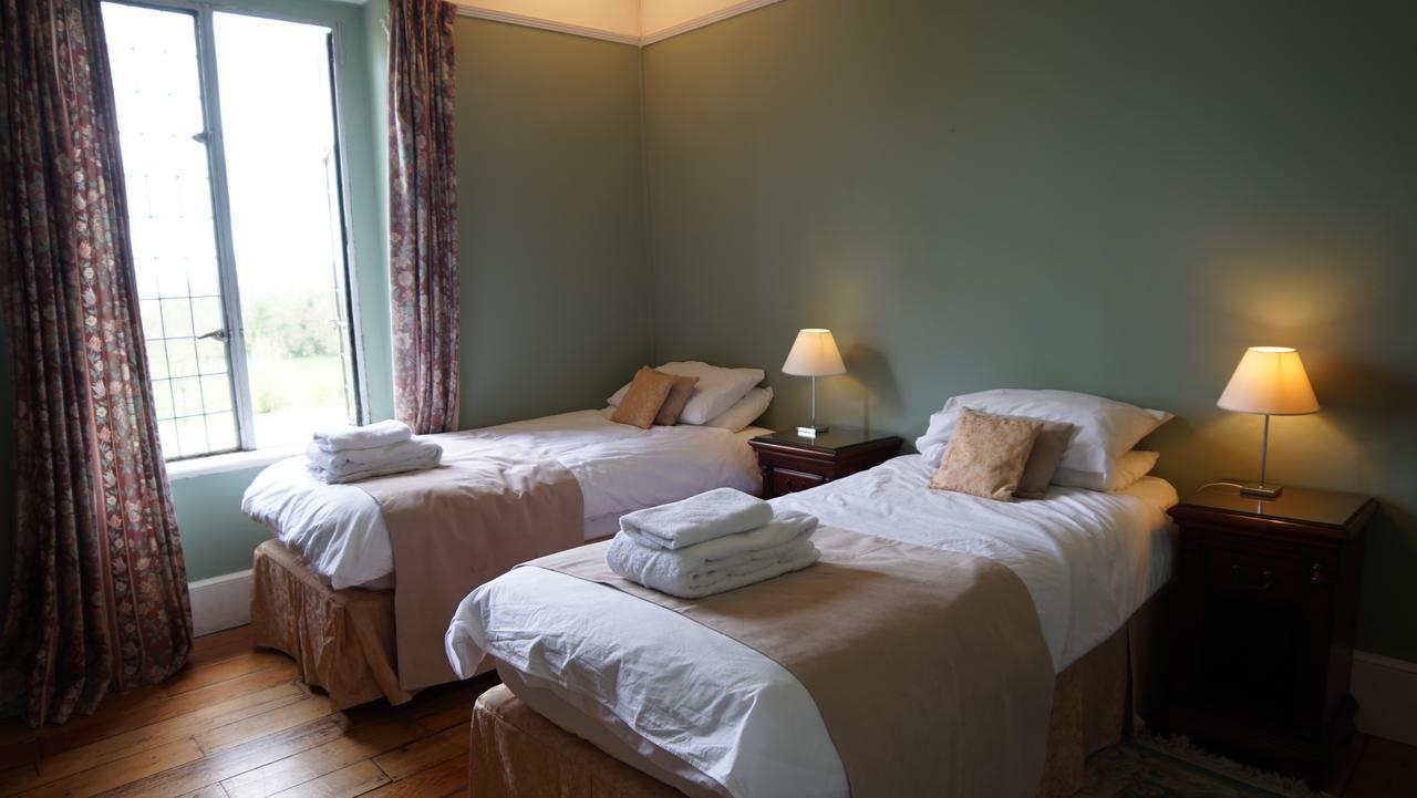 Bed and Breakfast Cleeve House Мелкшем Экстерьер фото