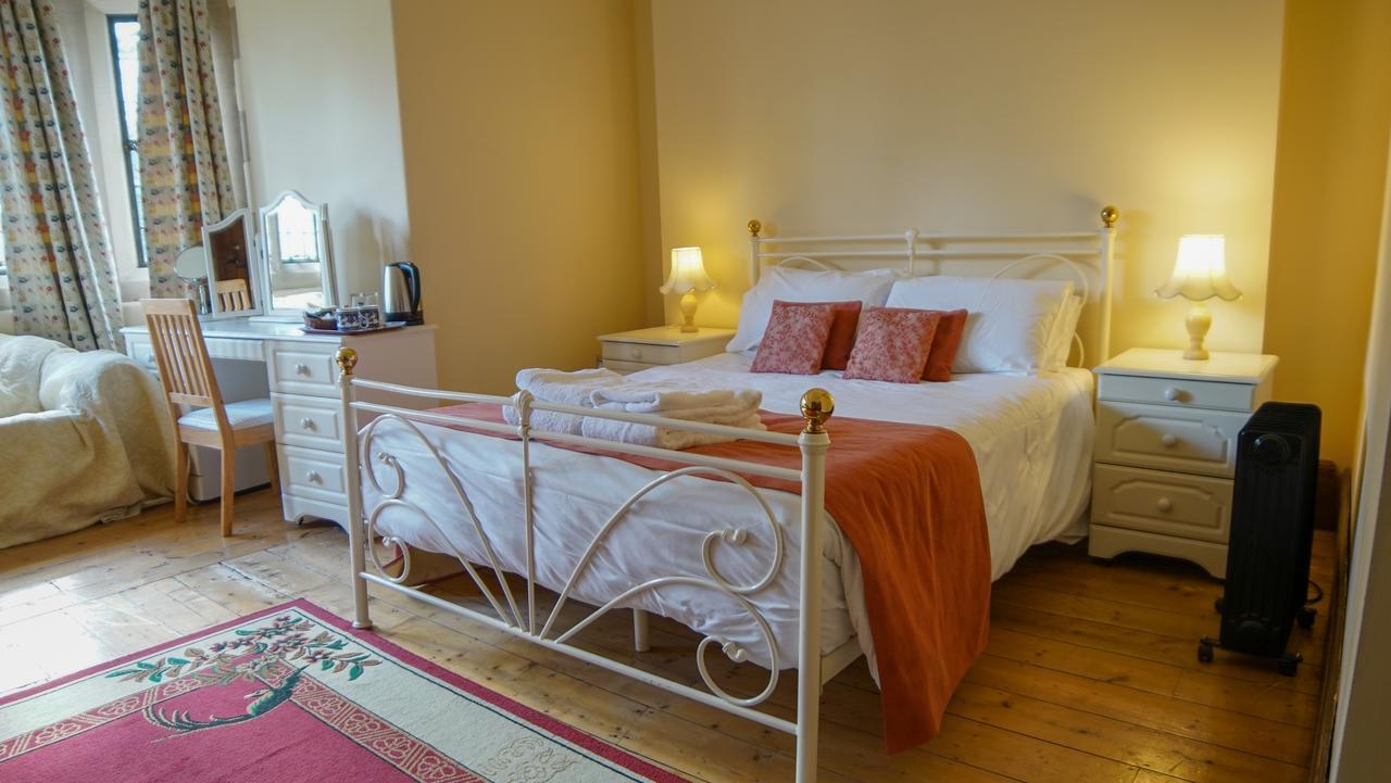 Bed and Breakfast Cleeve House Мелкшем Экстерьер фото