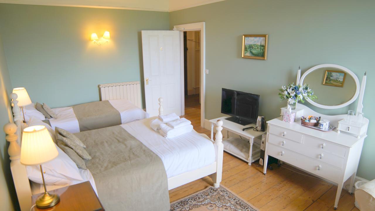 Bed and Breakfast Cleeve House Мелкшем Экстерьер фото